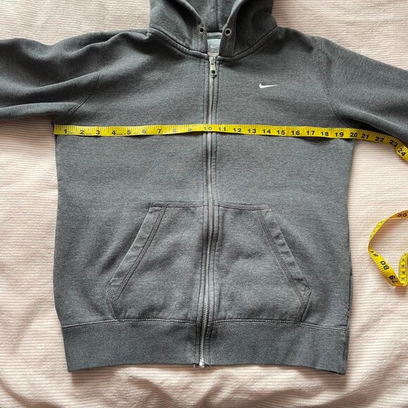 2000s Grey Nike Hoodie - Picture 4 of 7
